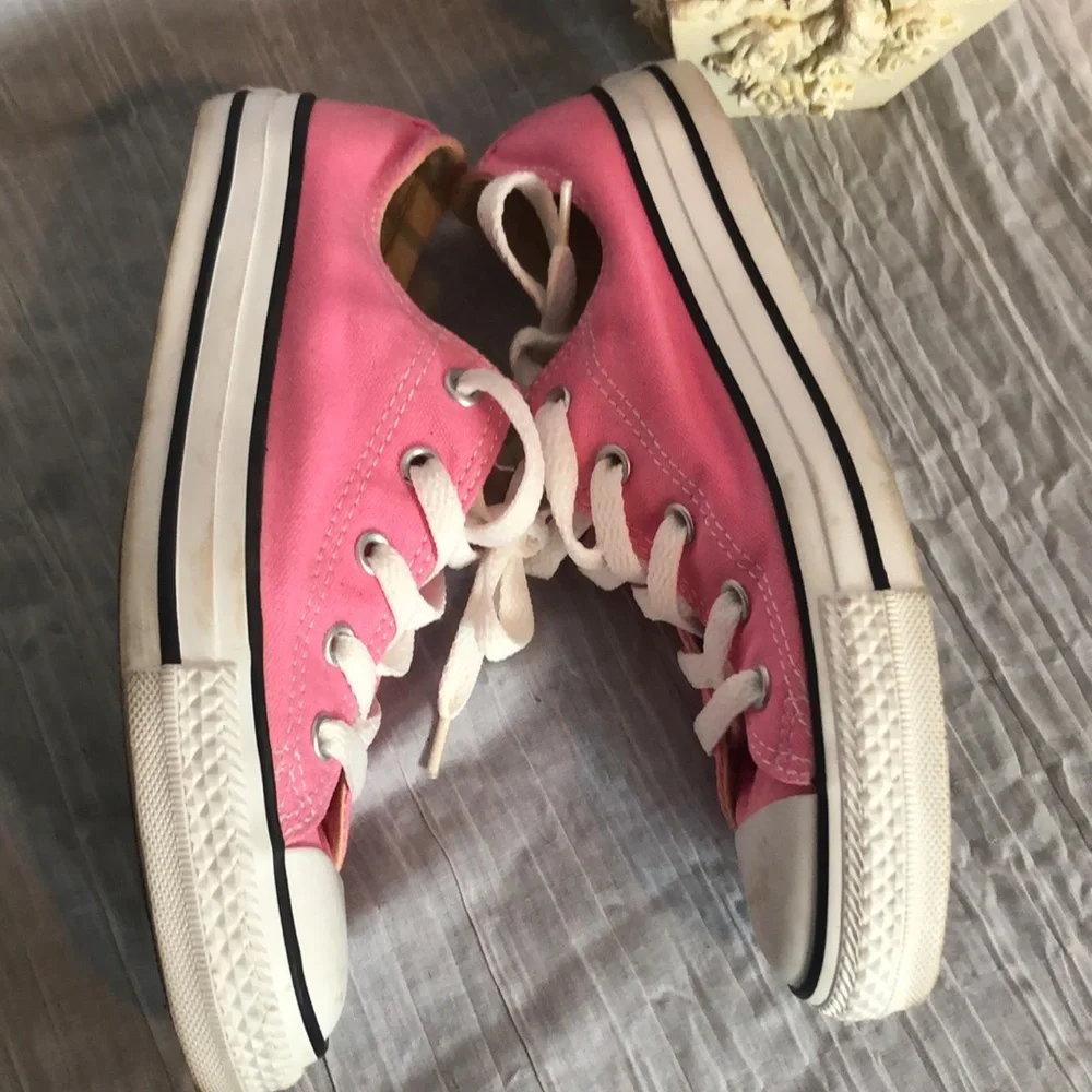 CONVERSE ALL STAR size Youth 3 pink low top lace up athletic sneakers unisex